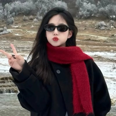 照片里的伴娘